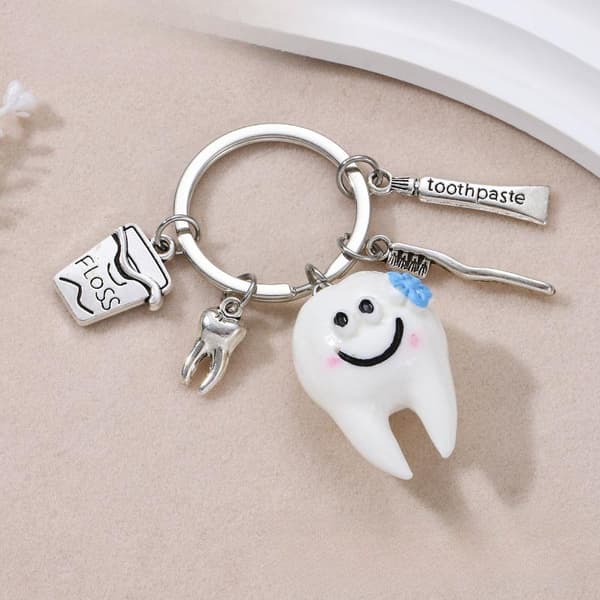 e Smiling Tooth Keychain With Floss Toothbrush Toothpaste Charm A1