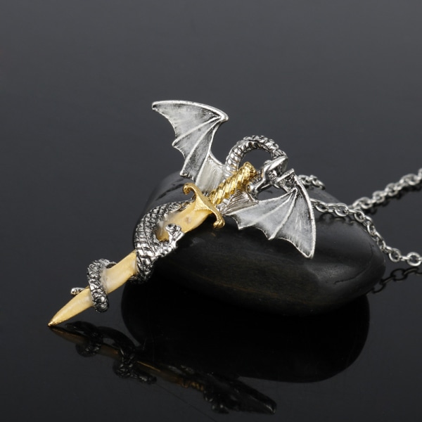 Rustfrit stål lysende Fly Dragon Sword Pendant Chain Necklac Golden B