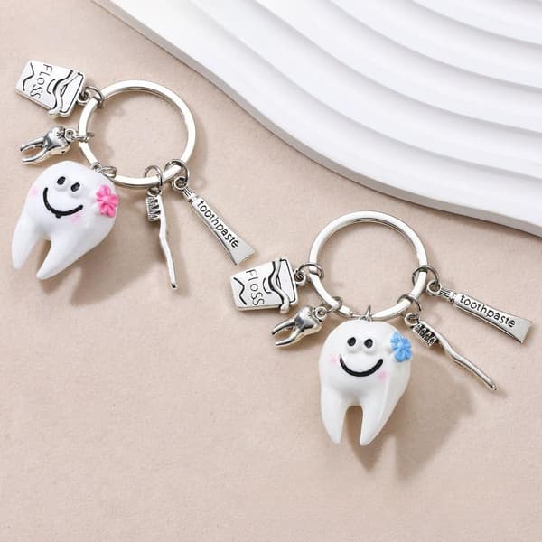 e Smiling Tooth Keychain With Floss Toothbrush Toothpaste Charm A1