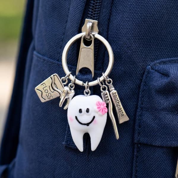 e Smiling Tooth Keychain With Floss Toothbrush Toothpaste Charm A2