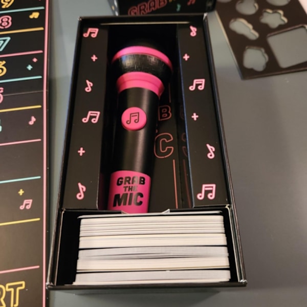 Familjekaraoke-Spelet - Brädspelet För Dåliga Sångare För Roliga Stunder 1PC