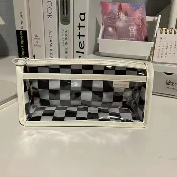 Läpinäkyvä case Kynälaukku Case Chessboard Pencil P Red onesize