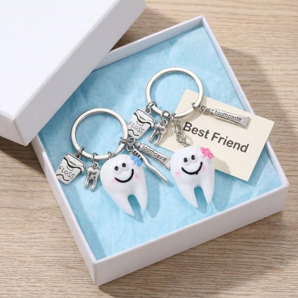 e Smiling Tooth Keychain With Floss Toothbrush Toothpaste Charm A1