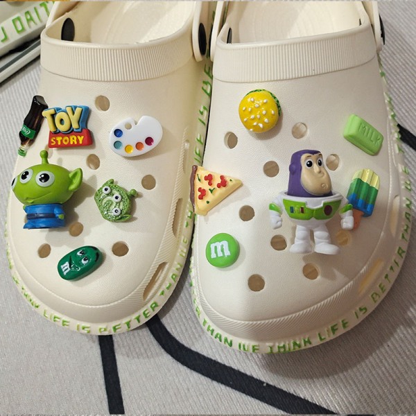 Cartoon e Charms Designer Charms Accessories Clog Shoe Button D Multicolor B