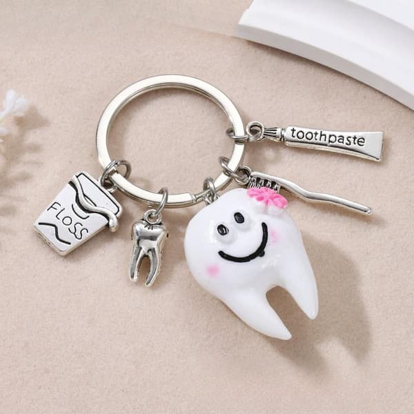 e Smiling Tooth Keychain With Floss Toothbrush Toothpaste Charm A1