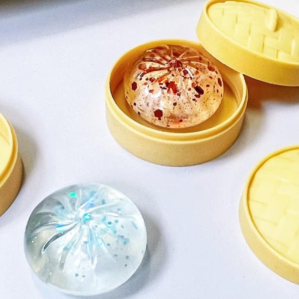Kristallbulle och mini-soppdumplingformad stressavlastningsleksak Random1pc