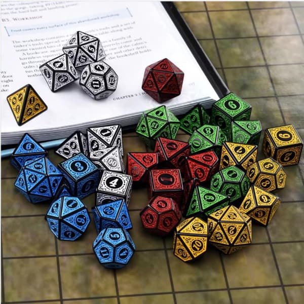 Polyhedral 7-matrice udskåret mønster terningsæt D4 D6 D8 D10 D% D12 D2 Red 7Pcs