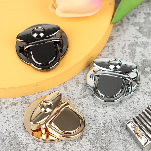 2x Metalllåsväska Case Spänne Spänne för handväskor Axelväskor Black 2pcs
