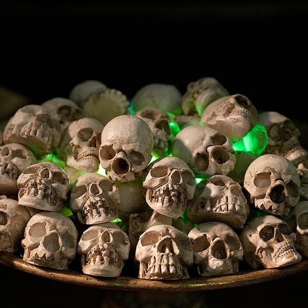 20 stk. gotiske hodeskalleskulpturer, samleobjekt, Halloween-dekorasjon A