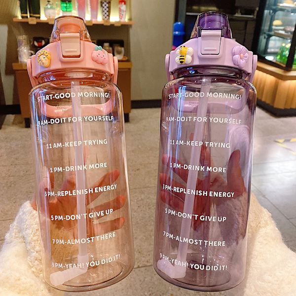 2 liters vattenflaska med halm Kvinnliga kanna Girls Portable Trave Purple