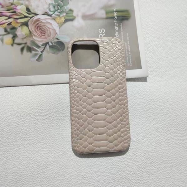 Skal för iPhone 17 Beige Ormskin Halvtäckt Matt