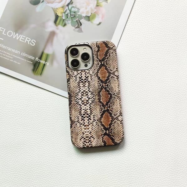 Deksel til iPhone 17 Pro Brun Python Mønster Halvdeksel Hard Varmeavledning