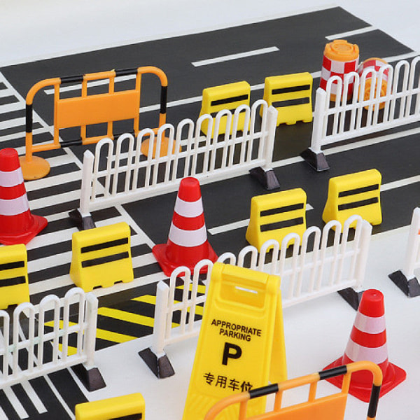 1 STK Miniature Møbler Legetøj Dukker Hus DIY Dekoration Tilbehør Mini Outdoor Highway Yellow road barrier