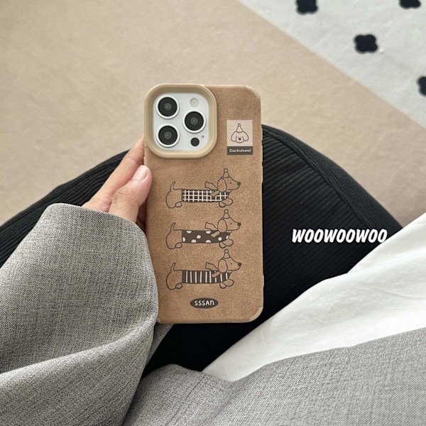 Kotelo iPhone 15 Pro Max -puhelimelle, kolme mäyräkoiraa, yksittäinen kuori, niche, syksy ja talvi, söpö turkispallo bel