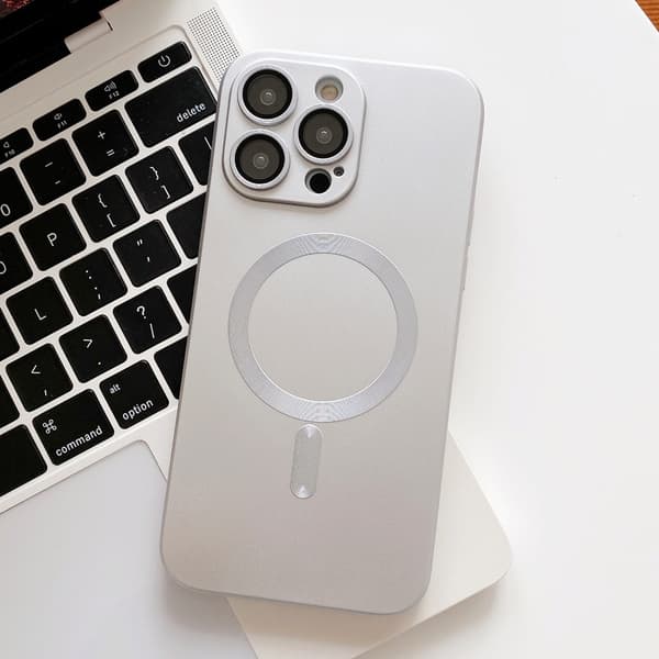Fodral för iPhone 17 Pro Silver Magnetisk Enkel Mjuk