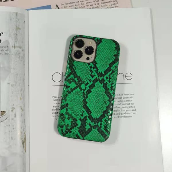 Deksel til iPhone 17pro Grønn Python Tekstur Halvt Deksel