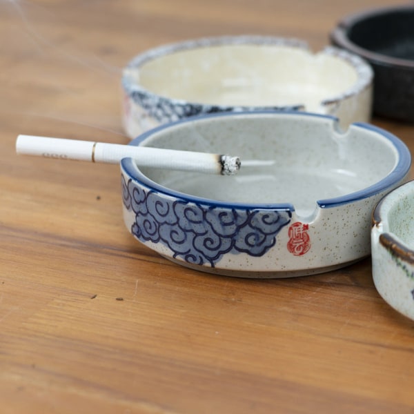 Askebeger Japansk stil Borddekorasjon Skrivebord Håndmalt Kreativt Kontor Stue Retro Askebeger Black ashtray