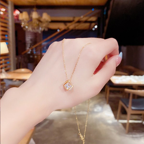 Kvinnor Halsband Kedja Choker hänge Smycken Flickor Present Mode Cube Crystal Gold