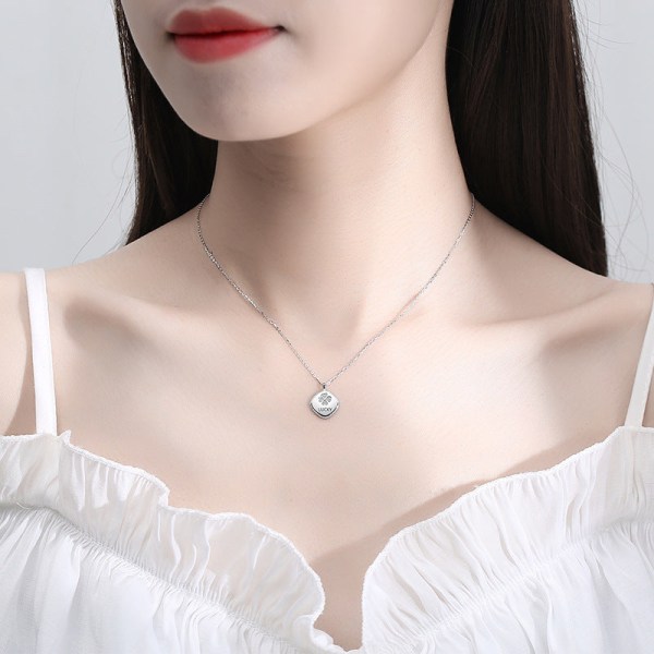 Kvinner Halskjede Kjede Choker Anheng Smykker Jenter Gave S925 Sølv Lucky Letter Shape Mote White gold color 925 silver