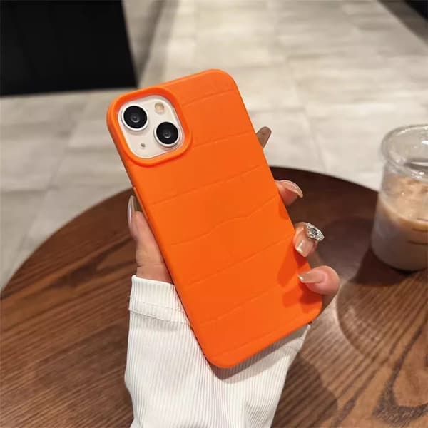 Etui til iPhone 15PLUS oransje enkel solid imitert lær tekstur frostet full