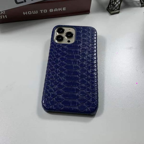 Fodral för iPhone 17 Mörkblå Ormskinns Halvtäckt Matt