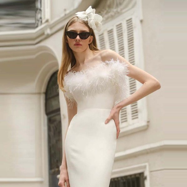 Aftenkjole Elegant strutsfjærbandasje strikket kjole White XS
