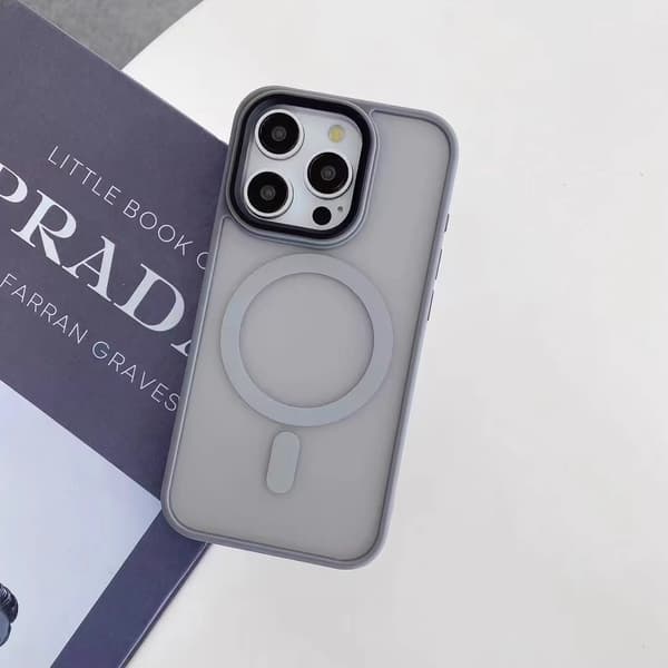 Etui til iPhone 17 Pro Titanium Grå, magnetisk, matt linse og fallbestandig design