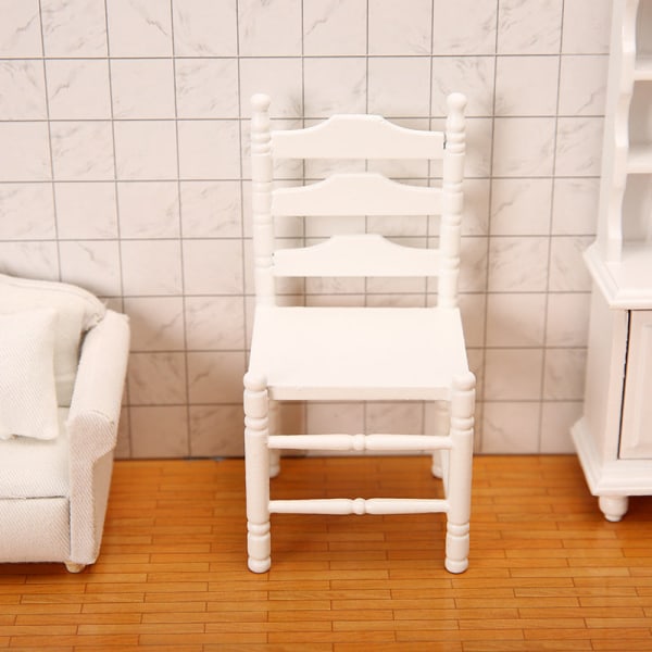 Miniatyrmøbler Leketøy Dukker Hus DIY dekorasjon Tilbehør Mini 1:12 Spisestuestol Langrygg av tre White