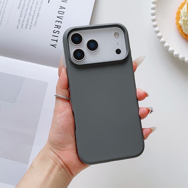 Etui til iPhone 17 Premium Liquid Carbon