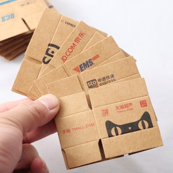 Miniatyrmøbler Leketøy Dukker Hus DIY dekorasjon Tilbehør Mini Express Box Simulering International Buy carton delivery order