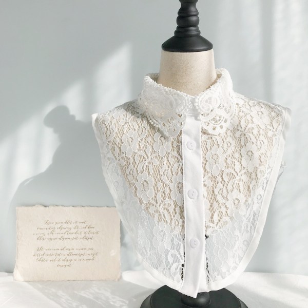 Avtakbar halvskjorte for kvinner med heklet skjorte med blonderkant, avtakbar med knapper Lace flower Model B White