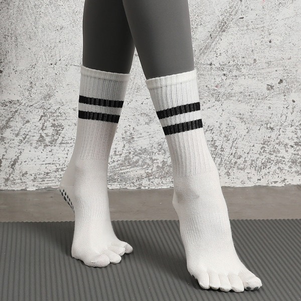 2 paria pohkeen puolivälissä kaksiraitaiset varvassukat Naisten silikoniset liukumattomat jooga Pilates-sukat syys- ja talvipuuvilla Gray Average Size