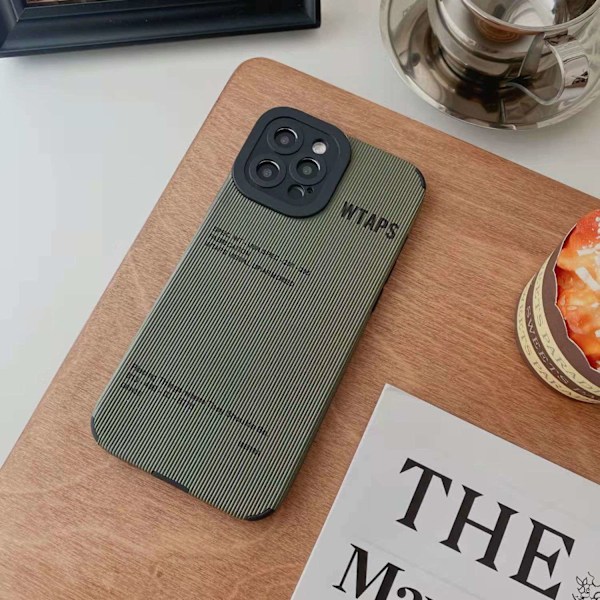 Kotelo iPhone 14pro 6.1 Retro Green WTAPS [Pystysuuntainen nahkakuvio] Trendikäs brändi Niche Soft Full Ca