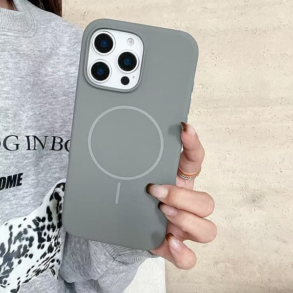 Etui for iPhone 17PRO Flytende Silikon Magnetisk Kullsort