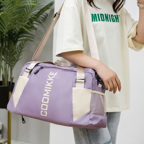 Ryggsekk reiseveske Stor kapasitet Skulder Bærbar Messenger Bag Dry Wet Separation Gym Bag Light purple