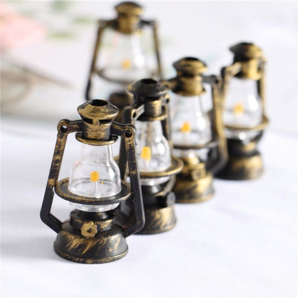 Miniatyrmøbler Leketøy Dukker Hus DIY dekorasjon Tilbehør Mini Retro parafinlampe Oil lamp