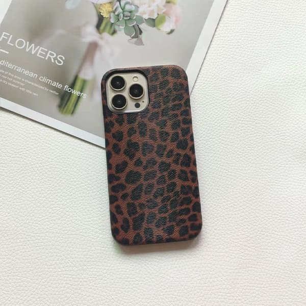 Fodral för iPhone 17 Air Mörkbrun Leopardtryck Halvtäckande Textur
