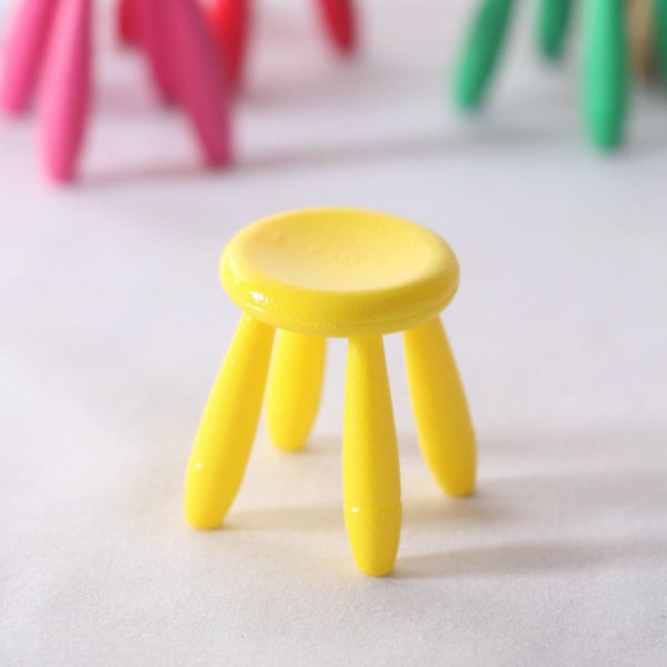Miniature Møbler Legetøj Dukker Hus DIY Dekoration Tilbehør Mini plastik tegneserie skammel Yellow