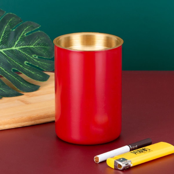 Tuhkakuppi Värikäs luova ruostumattomasta teräksestä valmistettu olohuone Toimiston persoonallinen tuhkakuppi [Dark red] with funnel