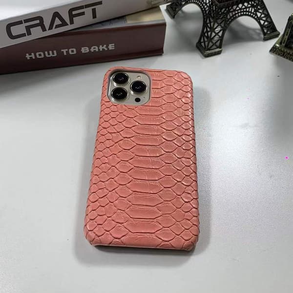 Fodral för iPhone 17 Rosa Ormskinn Halvtäckt Matt