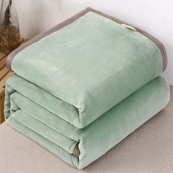 Kesäinen flanellipeitto Puhdasvärinen paksunnettu kaksinkertainen korallifleecepäällinen Cover tavallinen makuusalin peitto Bean Green 200*230cm