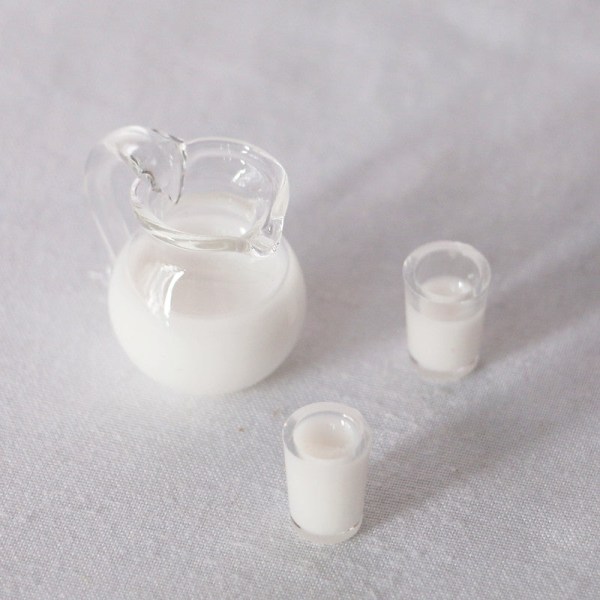 Miniature Møbler Legetøj Dukker Hus DIY Dekoration Tilbehør Mini Simulering Juice Milk Glas Pot Milk three-piece set