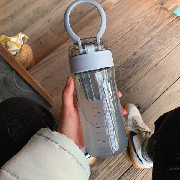 Drikkeflaske for barn Søt for barn Bærbar Utendørs Bærbar Plast Forseglet Drop-Sistant Gray 550ML