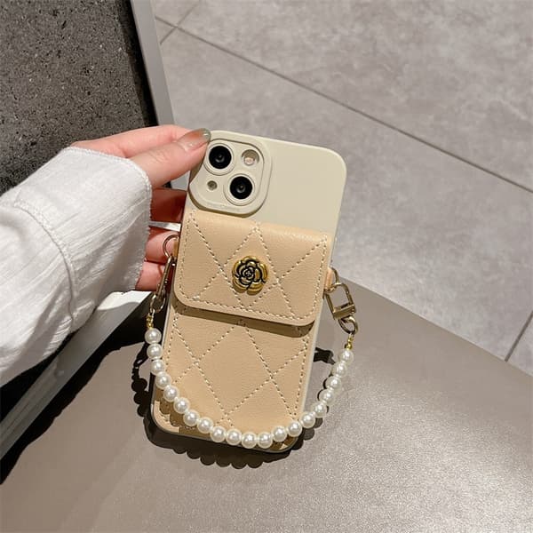 Deksel til iPhone14Promax Beige Kamelia Kortholder Perlearmbånd Temperament