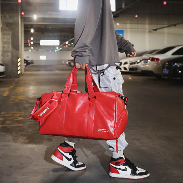 Suuri tilavuus Sports Fitness Joogalaukku Trendikäs lyhyt työmatkamatka Korean tyylinen käsilaukku Red Large Size
