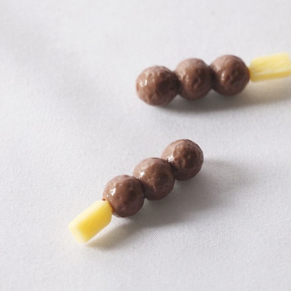 Miniatyrmøbler Leketøy Dukker Hus DIY Dekorasjon Tilbehør Mini Kebab Japansk stil Beef Balls (single root)