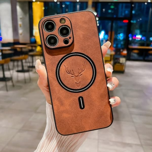 Fodral för iPhone 17 Pro Max Älg Magnetisk Svans Mörkbrun Magnetiskt Tygmönster Älg Helfodral
