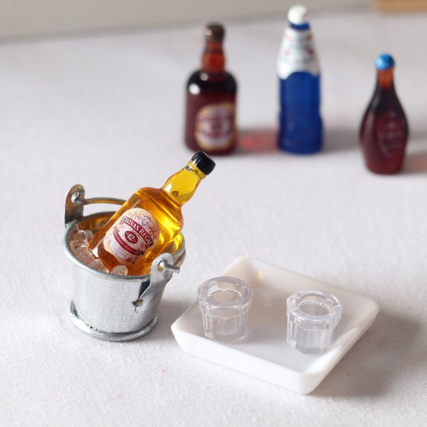 Miniaturemøbler Legetøjsdukker Hus gør-det-selv-dekorationstilbehør Minijernspand Isterning-vinflaske Type D