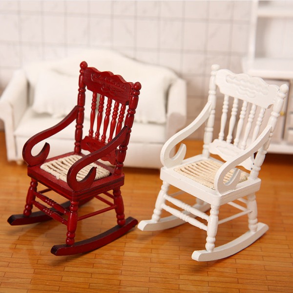 Miniatyrmøbler Leketøy Dukker Hus Gjør-det-selv-dekorasjon Tilbehør Mini Wooden White Spray Paint gyngestol Red