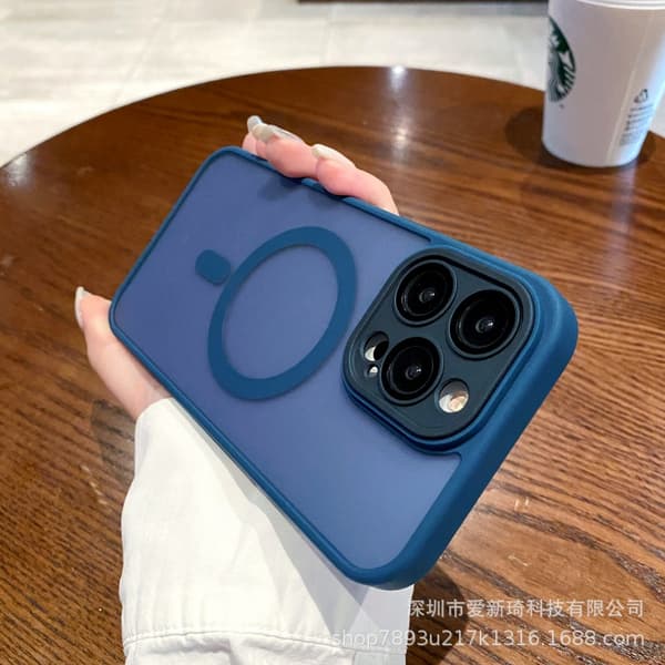 iPhone 17 Fodral Mörkblå Magnetisk Hud-Touch Linsskydd